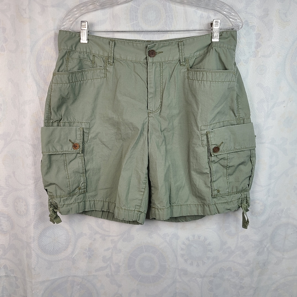 LRL Lauren Ralph Lauren olive green cargo bermuda active shorts size 10